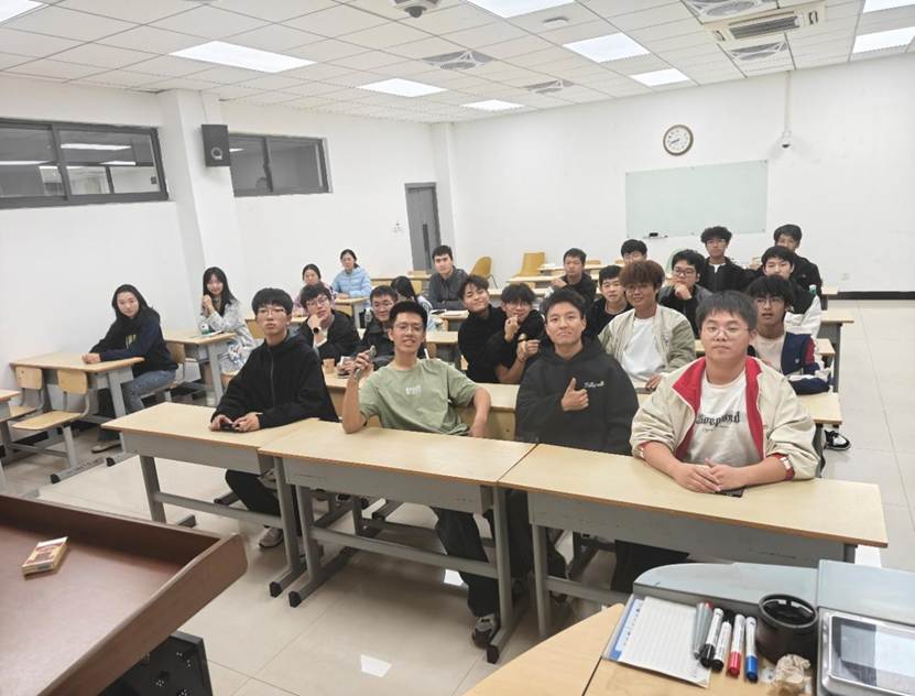 会议室里的人们 会议室里的人们